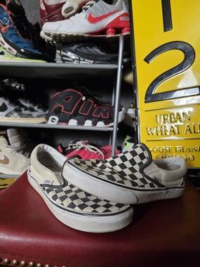 🔥 Vans Men's Size 8 Slip-On Checkerboard Sneakers - Black & White